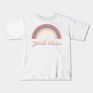 good vibes rainbow retro trendy text Kids T-Shirt